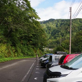 東京を午前３時出発。
登山口に６時過ぎに到着。滑り込みで置けました。