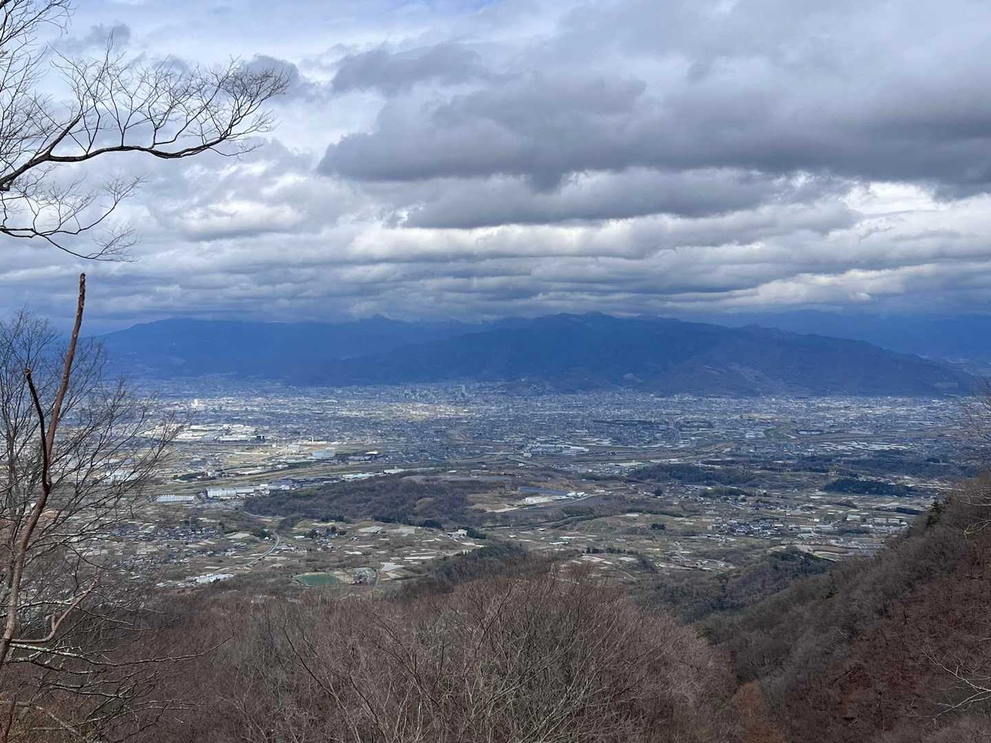 雨があがる。