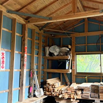 5合目避難小屋内部🛖