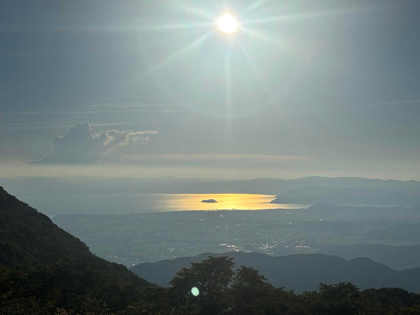 伊吹山 周回コース | 9合目から始まる、花と琵琶湖の日本百名山の写真