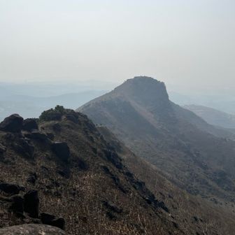 春霞で景色が望めん😅