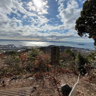 砥神山の東山頂。