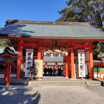 熊野速玉大社　大勢の参拝者がお参りに来られていたが、半分？くらいは、外国人観光客のような