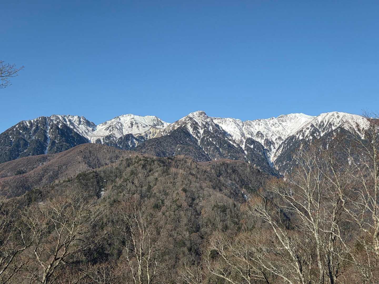 素晴らしい青空と冠雪した山のコラボに感激～😍