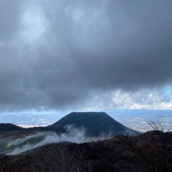 登りはガスガスだったがギリギリ見えた