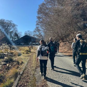 案外、林道歩き長かったな。。。

もちろん🚽走って行ったよ🤣
セーフでした☺️

_φ(･_･メモ
食べ杉の後の登山は🥾注意⚠️