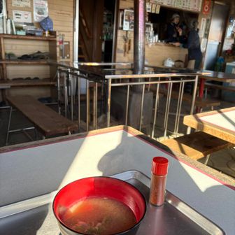 下りも花立山荘で豚汁