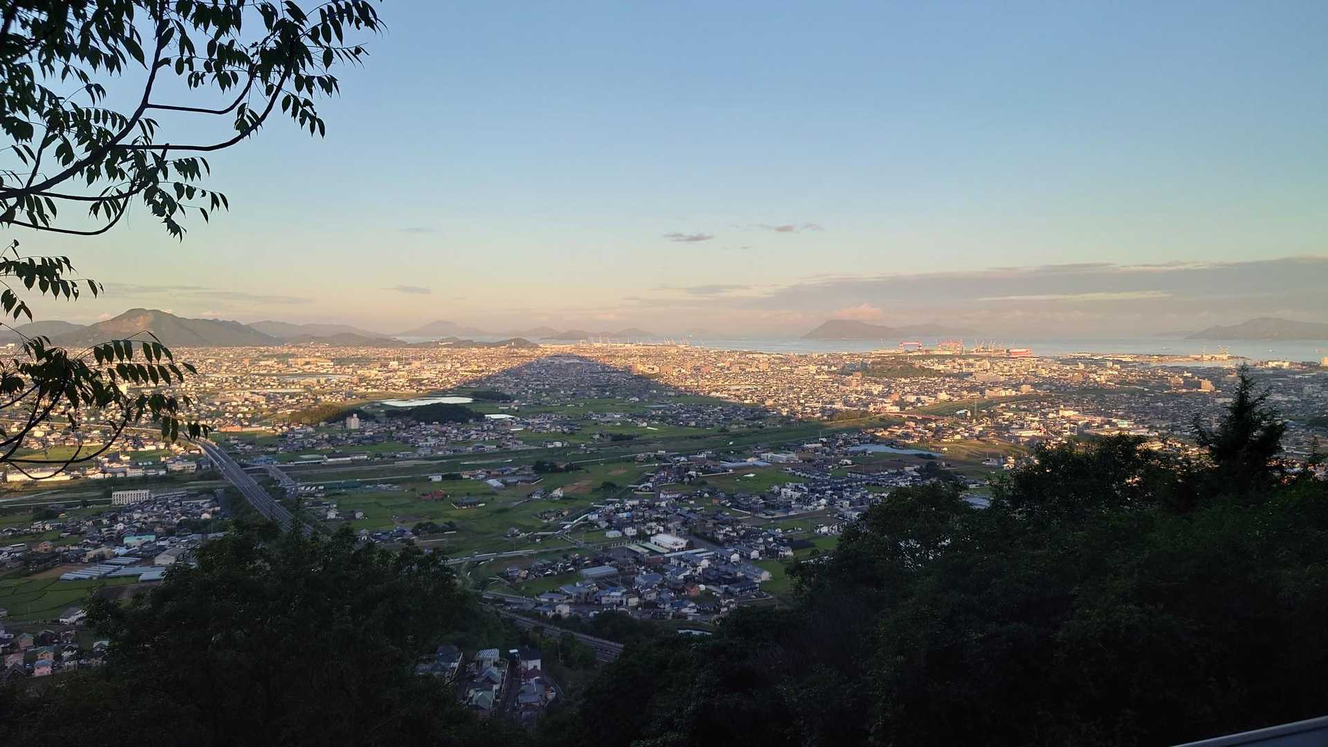 すぐに素晴らしい影富士の景色が