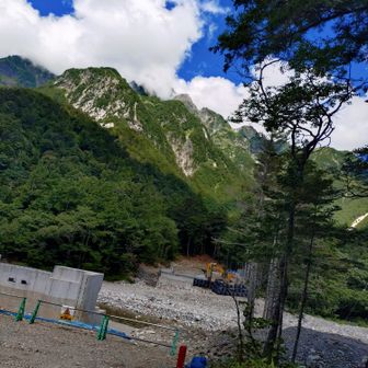 👩なんか。視線感じる🤔
👨みんな見てるし。なんかさっき、あれってライブ中継だよね、とかいってたぞ
👩アンテナ📡かい😎