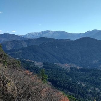下山途中の「獅子ヶ鼻」の岩場の景色
