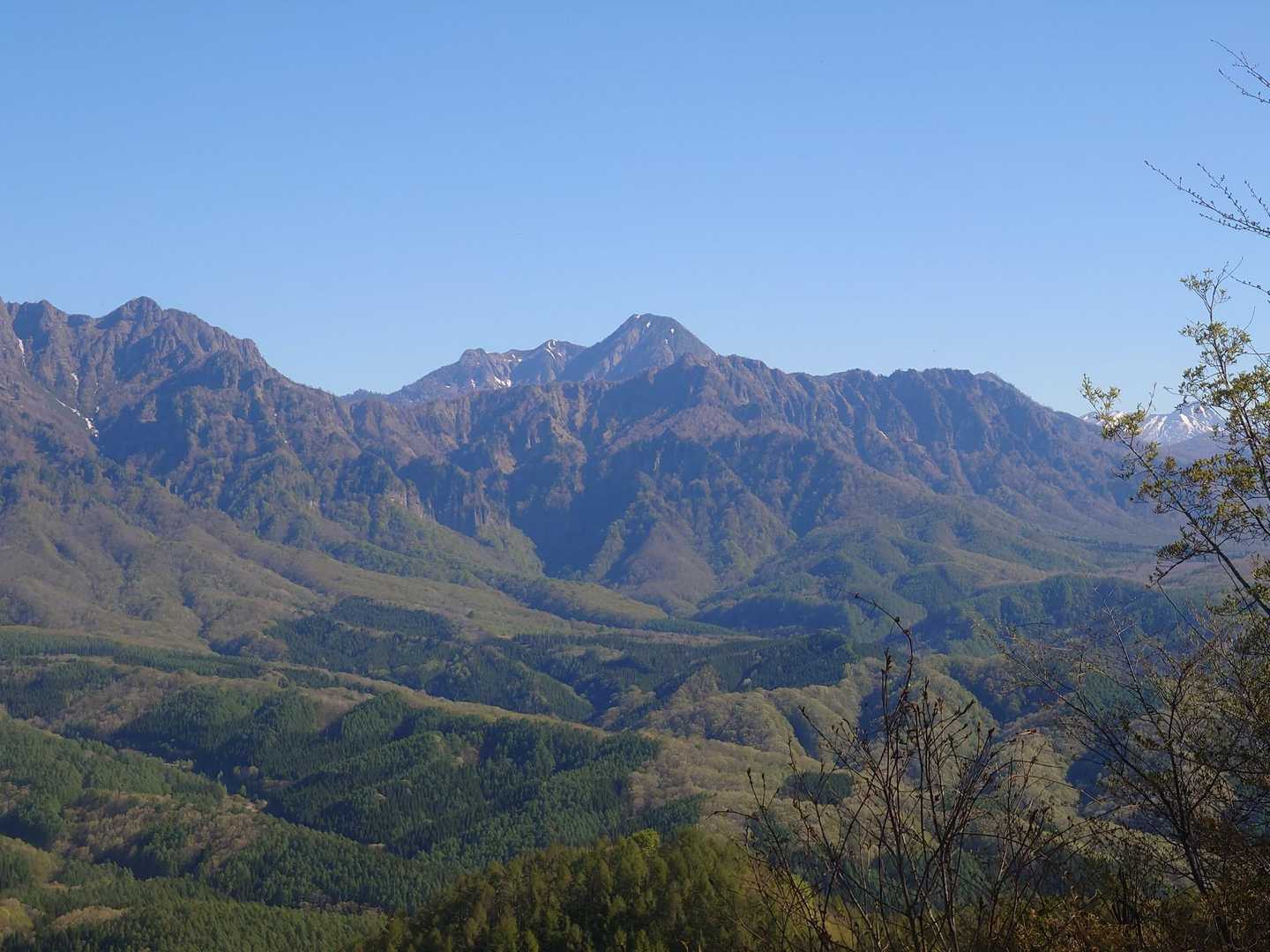 紅葉の岩屋登山口-霧見岳-前岳-砂鉢山 周回コースの写真