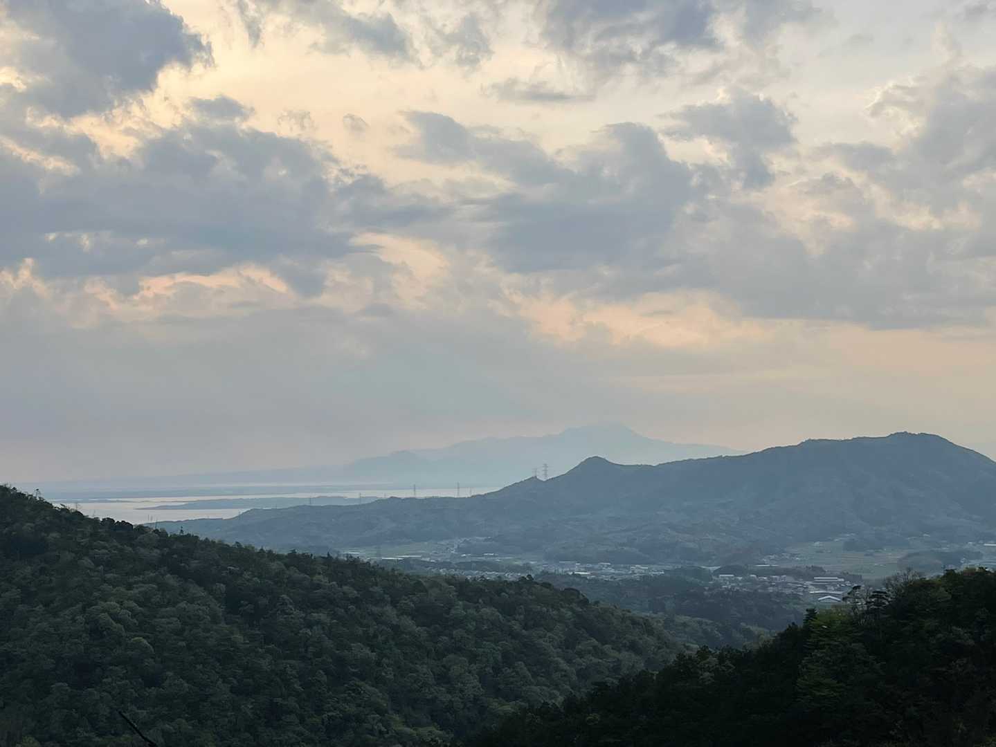 縦走路からの眺望
中海の向こうにうっすら大山