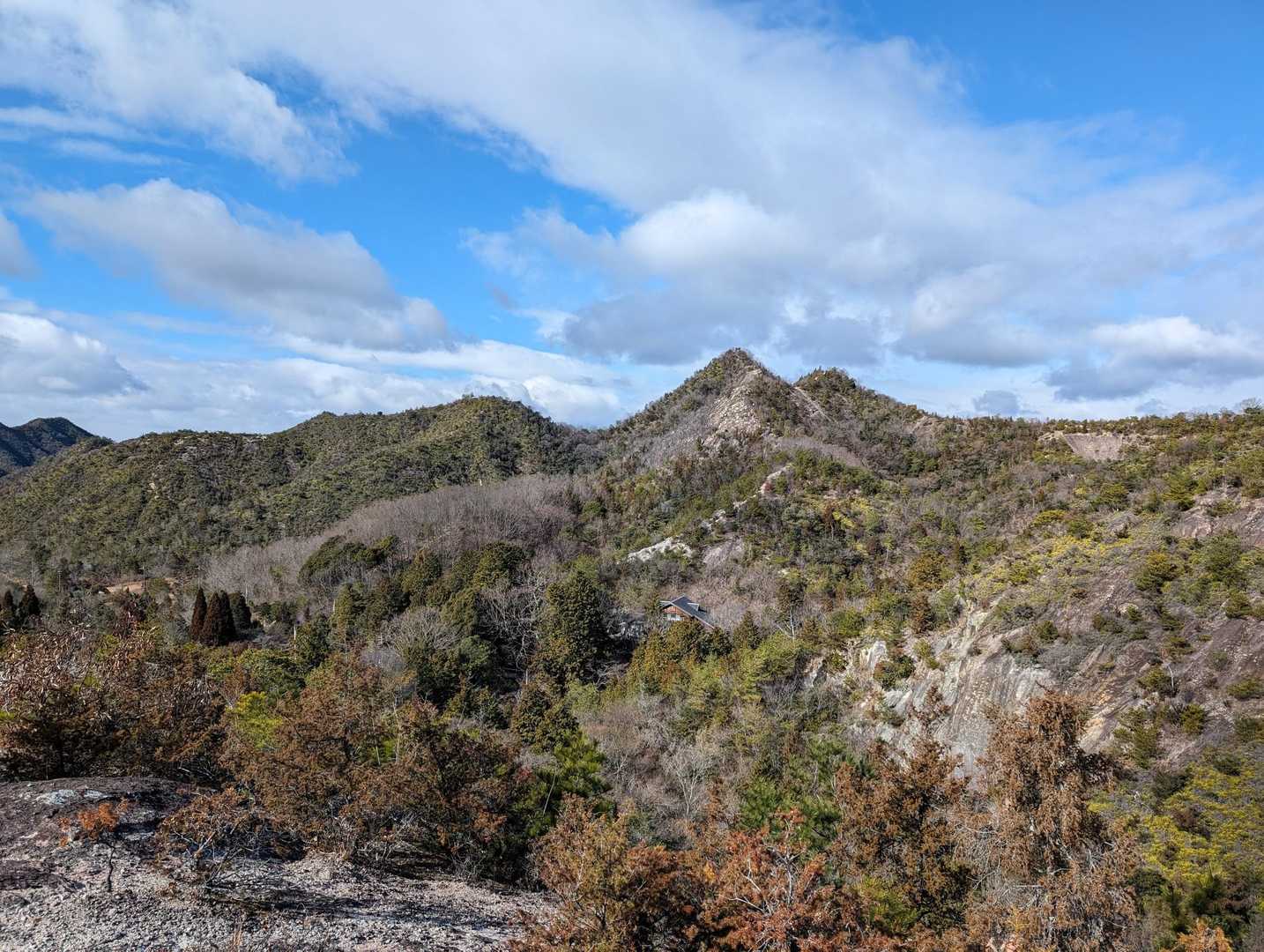 善坊山本丸登山口-善防山-笠松山-加西アルプス善坊山ハイキ 周回コースの写真