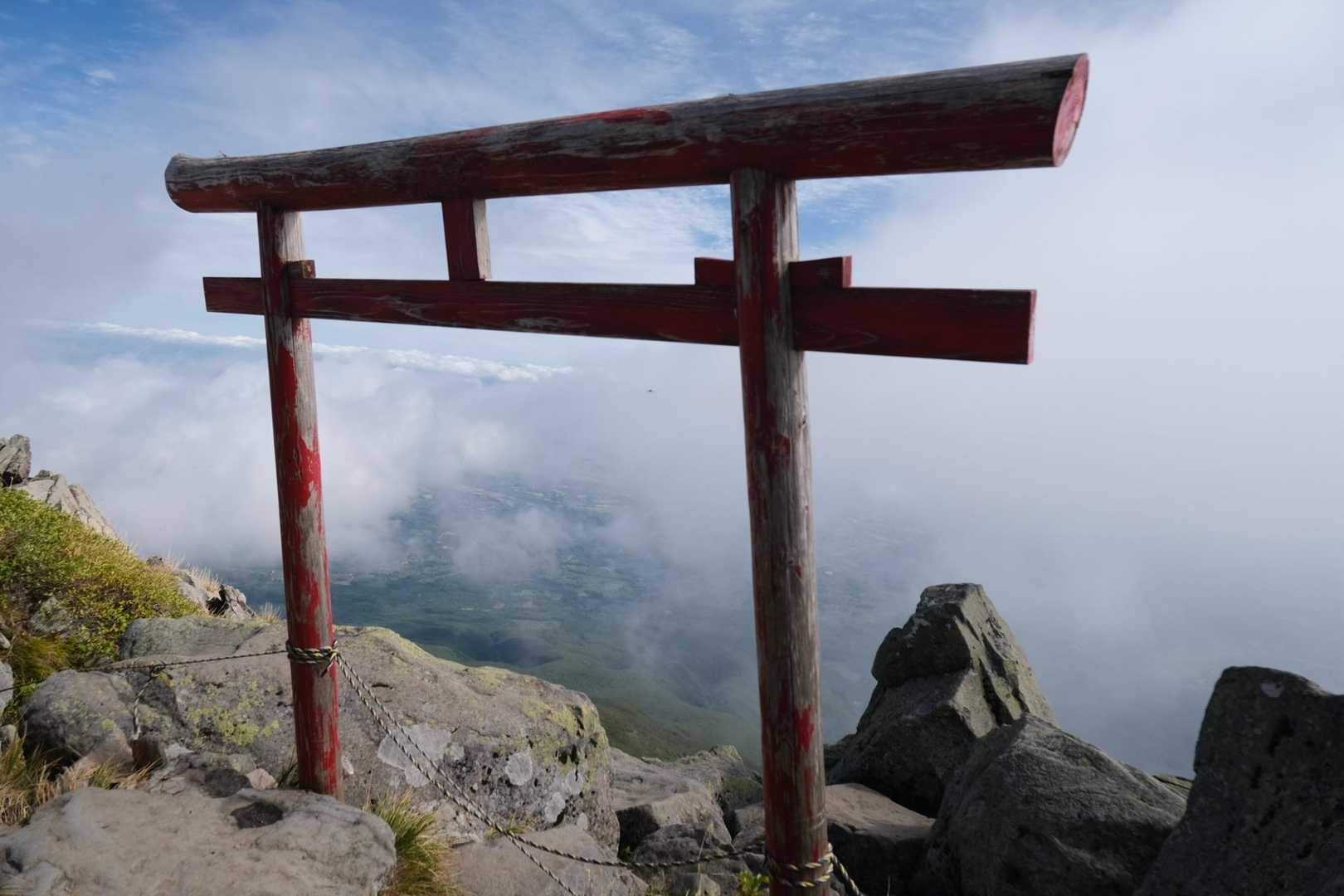 天気の子☔️みたいじゃない。パワースポット岩木山神社⛩健康を祈願しました。健康を気遣う歳になりました。