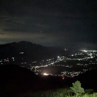 前回に被害が凄かった
南阿蘇村から高森界隈✨✨✨
夜峰山に有ったTV中継局の
崩壊等、伴って我々も
大変だった😖
南阿蘇鉄道が通って復興も
一段落だが、落ちてしまった
免の石の如く、絶対もとに戻らない
事も多く有る🫥
ソレでもソコに猫の姿を
観た方々が新たなる希望として
前を向き前進した😶
我々は基本的に逞しいのだな❤️‍🔥