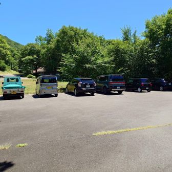 吾妻山ロッジ跡駐車場は通行止、キャンプ場より入ります