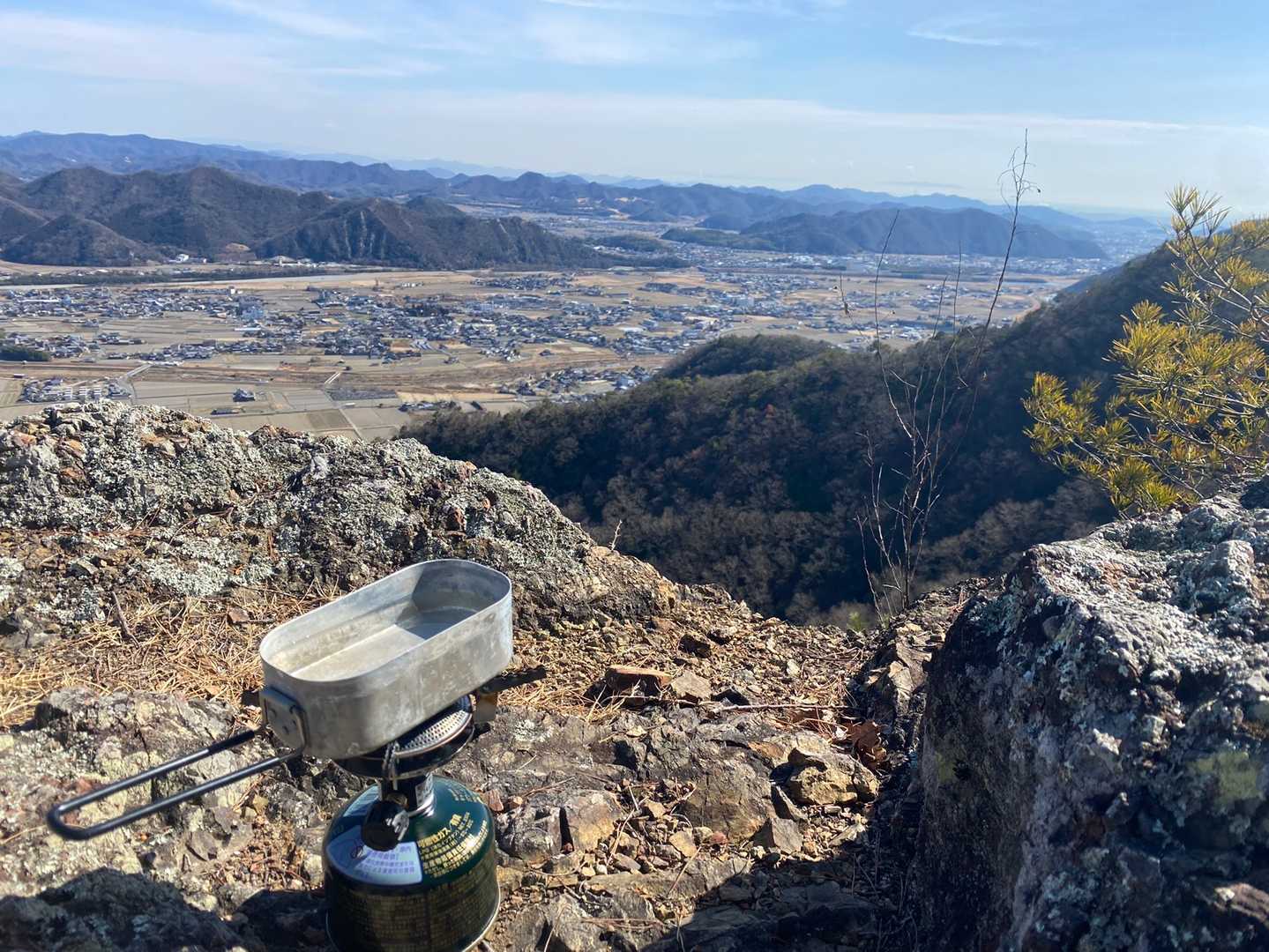 山頂のちょっと奥に展望スポットあり