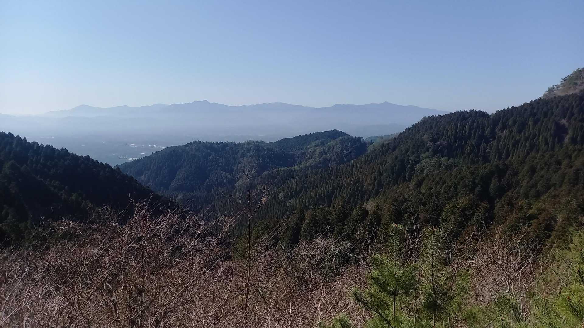 祖母山から傾山の稜線
