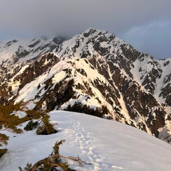 カシヤリ山頂の雲行き怪しい🤨
