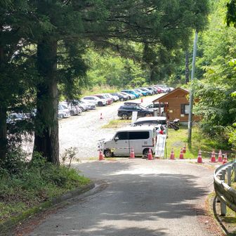 駐車場🅿️は、まぁまぁ埋まってた、