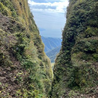 割石峠　ここを降りれば須津に着く？