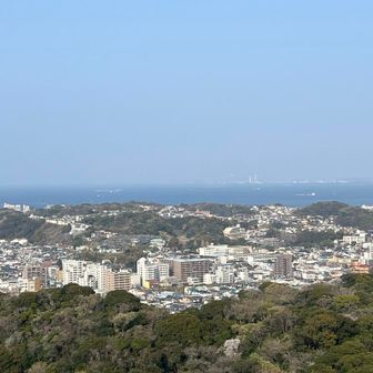 海の向こうに房総半島も