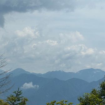 大根沢山　大無間山と
真ん中のギザギザ気になるわ