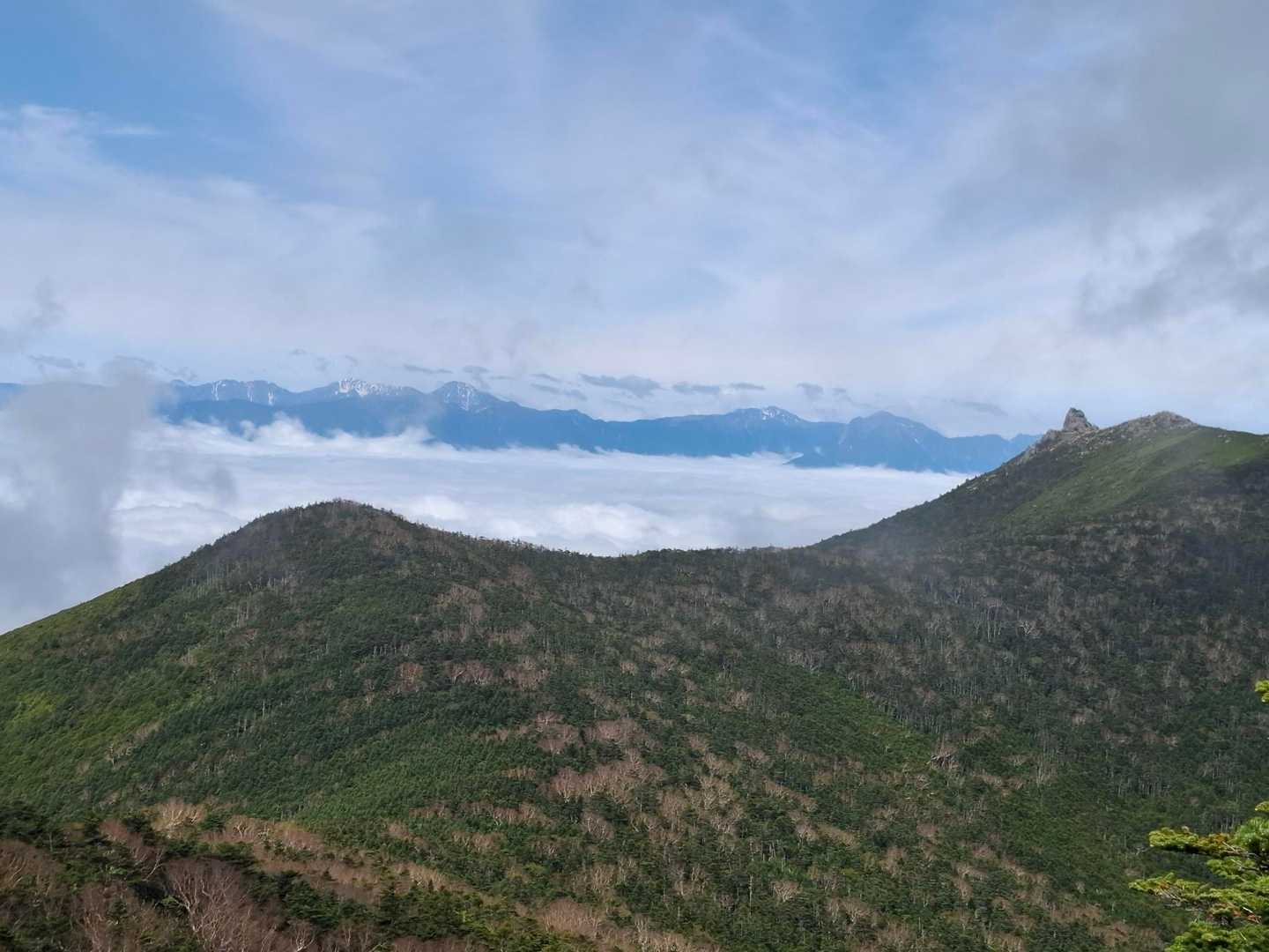 朝日岳山頂からの南アルプス
全部見えてます😊