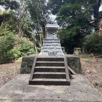 朝霧山にある朝露神社