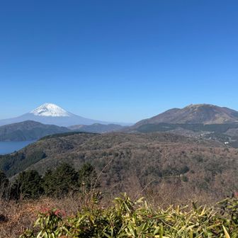 その横にはつい先日ユッタとカメコと行った駒ヶ岳です。
こうして見るといいね！