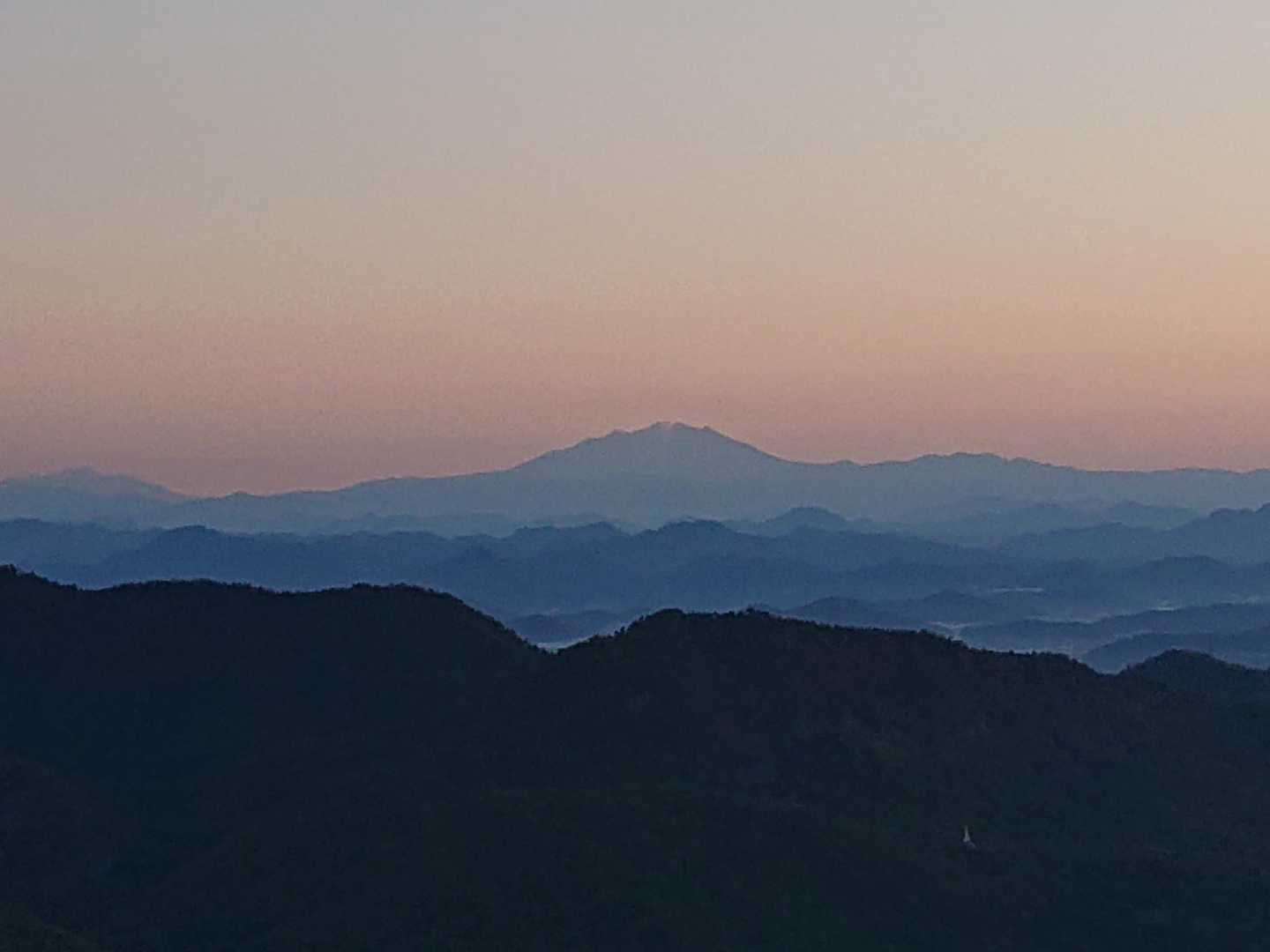 御嶽山と乗鞍岳が良く見える