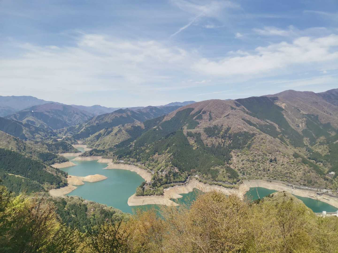 朝の山は綺麗ですねー