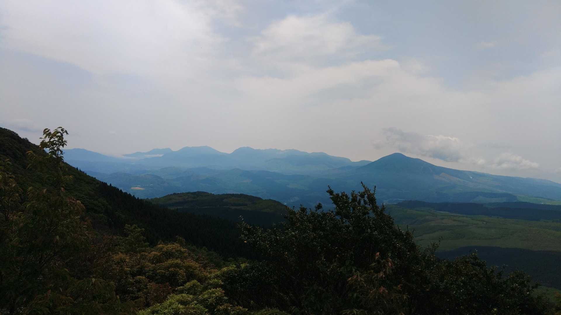 涌蓋山とくじゅう連山