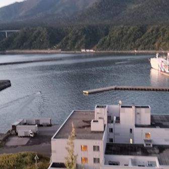 5時…って、こんなに明るい？🔆
周り空と海の半々だから🤔😆