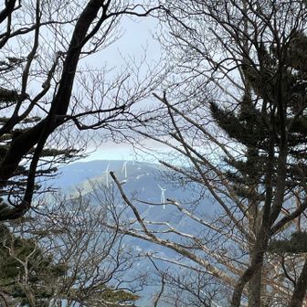 あんな所に
風車あったかな？