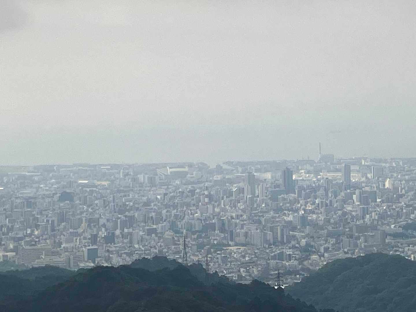 写真中央あたりに、ノエビアスタジアムが見えます