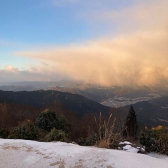 北側は雲で覆われて真っ白でした