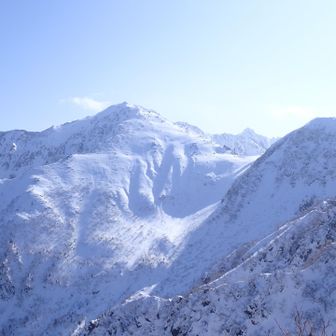 そういや今は点検運休中なはず🚡
ひと気無いであろうあの界隈を想い眺めるのもまた良し
