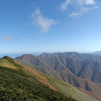 楽古岳よりさらに広尾岳などの眺めが良いので登る価値はあった
