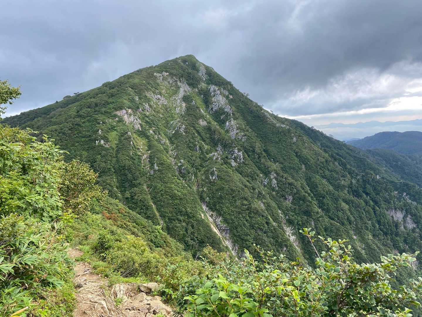 小朝日岳今日も男前❗️
