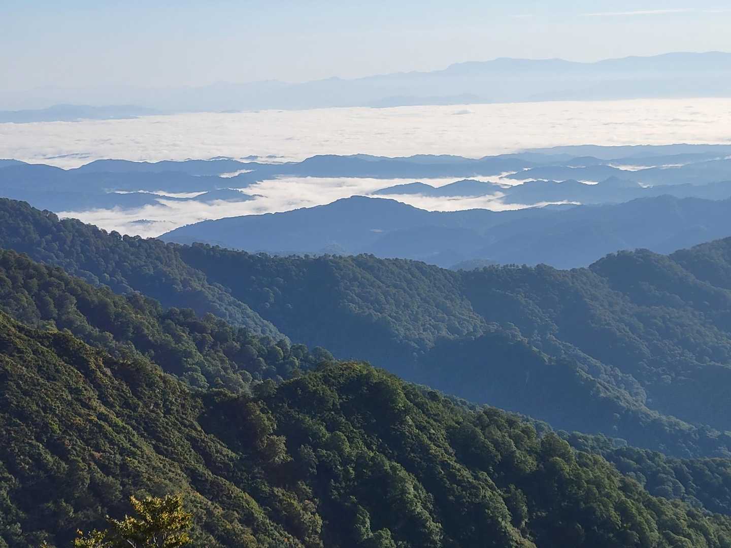朝日連峰と雲海