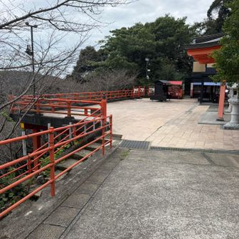 清水の舞台の様な宙に迫り出した展望所です。