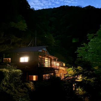 夜は夜で雰囲気ある〜