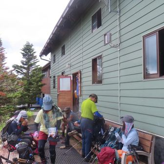 金峰山小屋到着