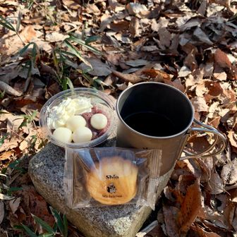 ここでおやつタイム🍡🧁☕️