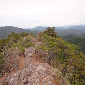 瑠璃山からもうちょっと先へ