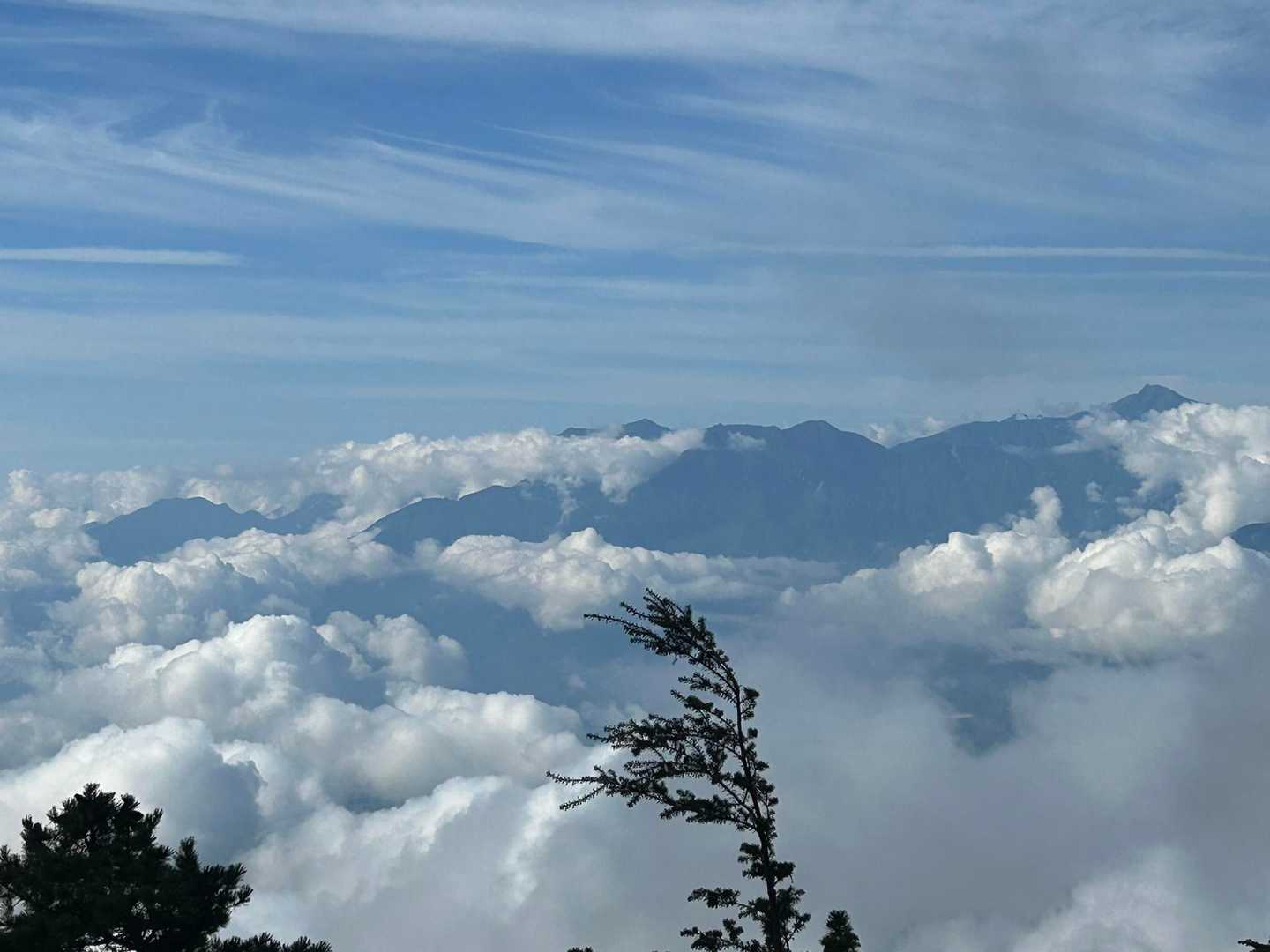 振り向くと南アルプスの山々