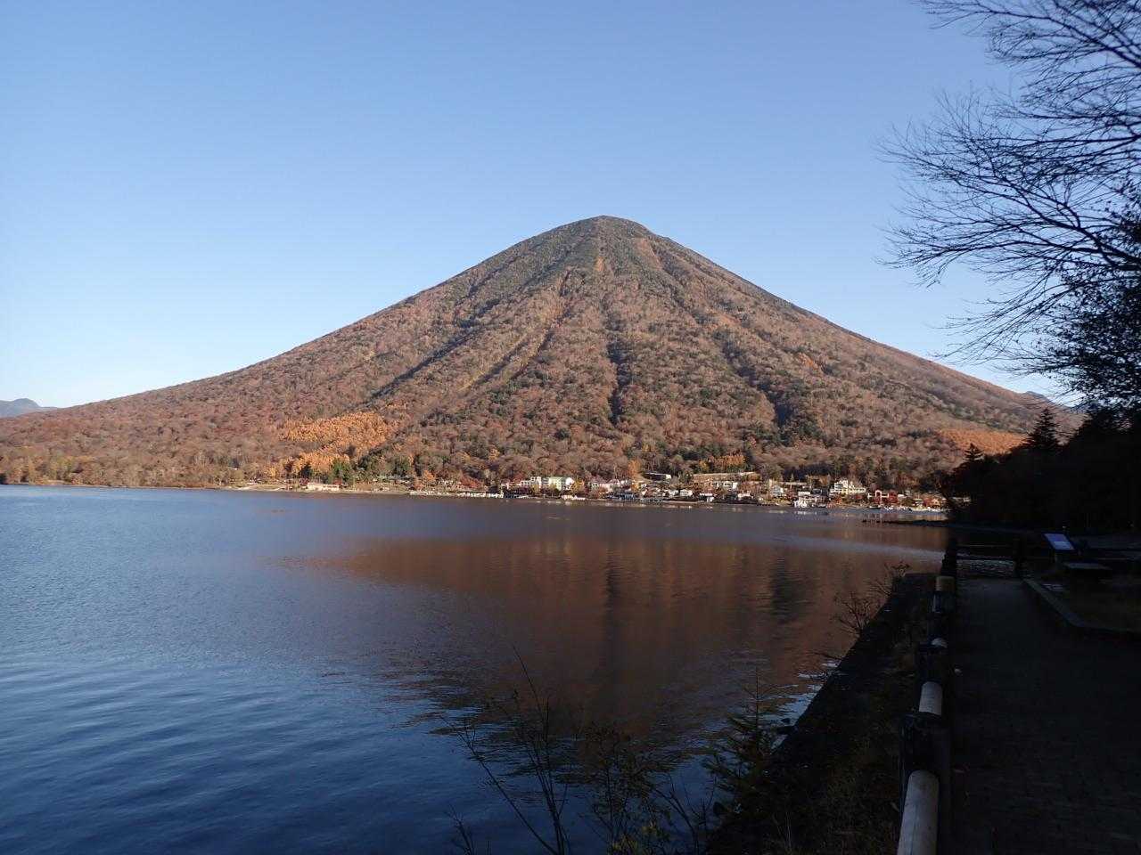 男体山