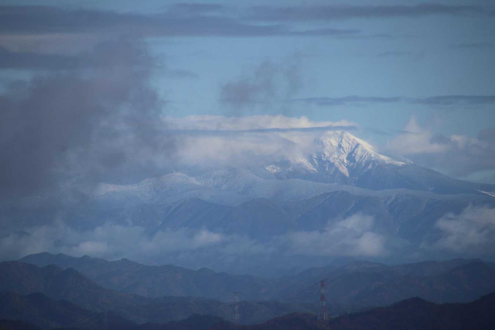 雲の中から御嶽山