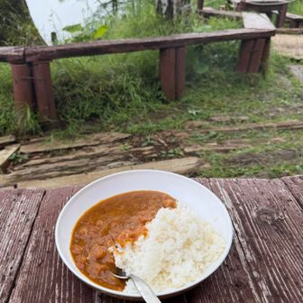昼飯も青ヶ岳山荘でカレー